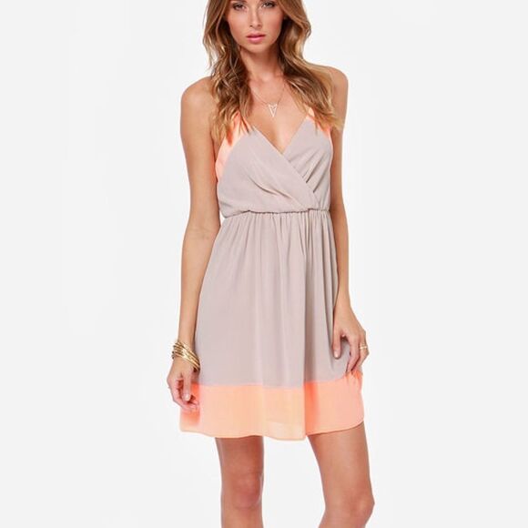 LULU'S RAISE THE STAKES PEACH AND BEIGE DRESS Size Small - Picture 1 of 6